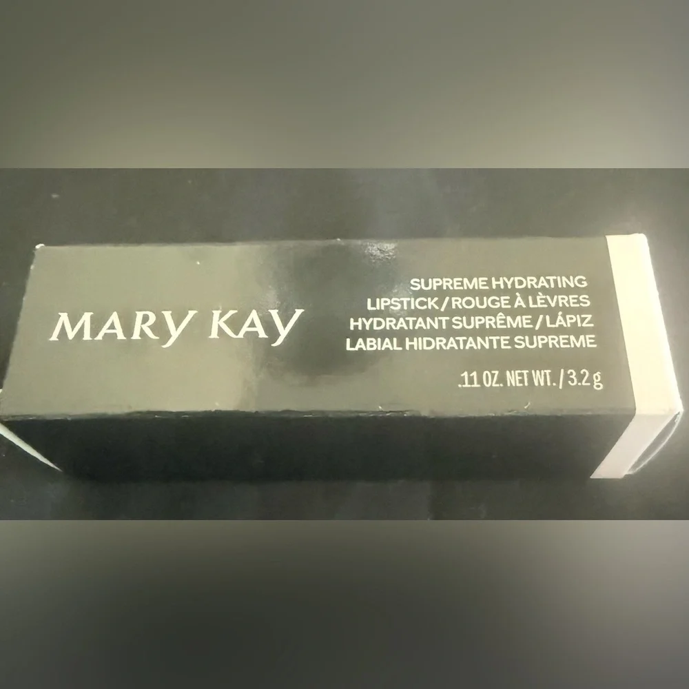 Mary Kay Supreme Hydrating Lipstick - Fuschia Dream New in Box